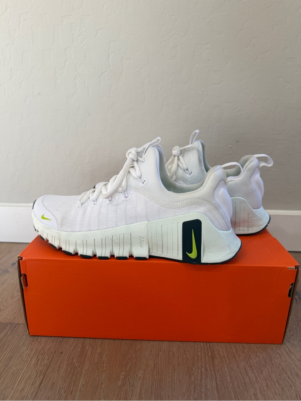 Women's Nike Free Metcon 6 Training Shoes - Picture 3 of 5